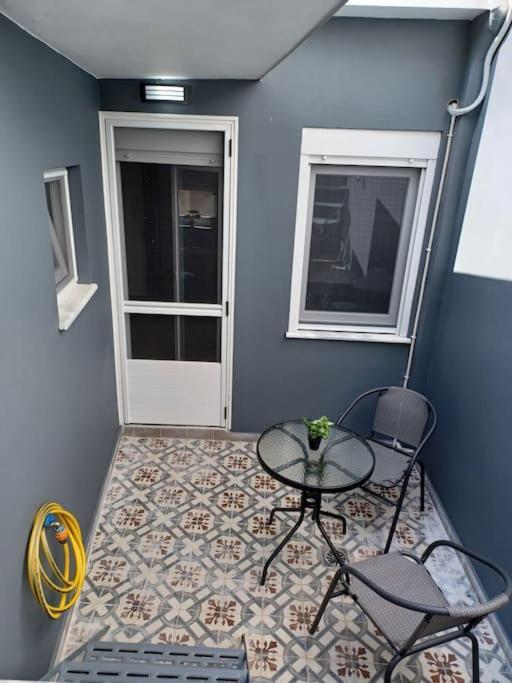 Petite Suite With Backyard. Mytilene Ngoại thất bức ảnh