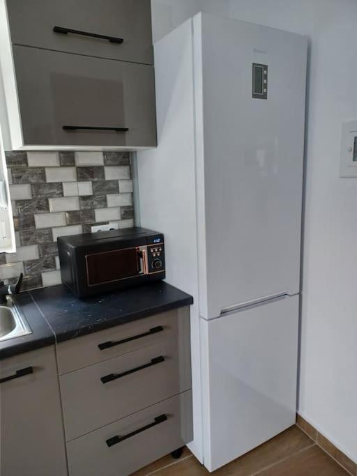 Petite Suite With Backyard. Mytilene Ngoại thất bức ảnh