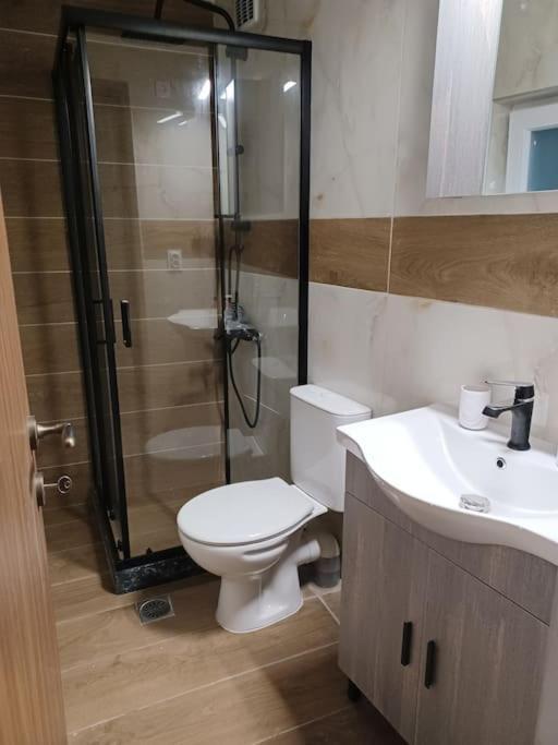 Petite Suite With Backyard. Mytilene Ngoại thất bức ảnh